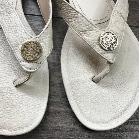 Vince Camuto‎ Ivory Beige VP Tamie Leather Upper Sandals 9M Flats Gold Hardware - Picture 7 of 8